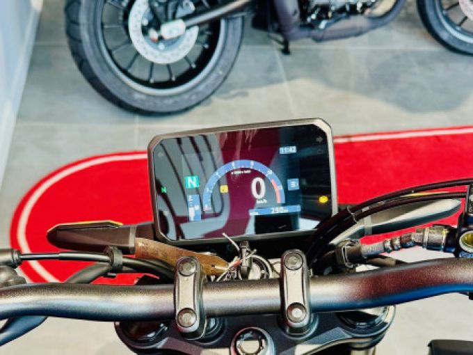 HONDA CB125R CB 125 R 4