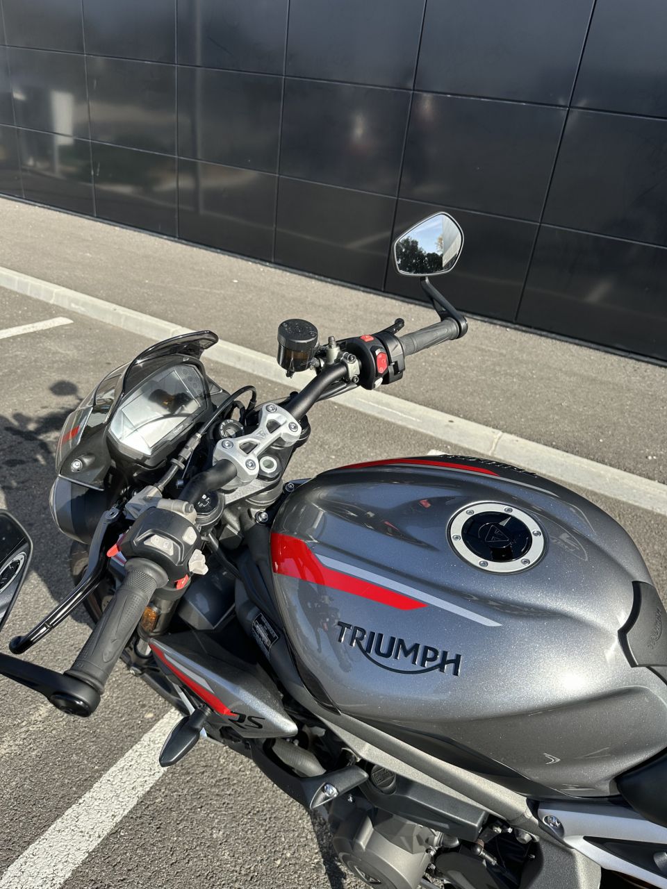 TRIUMPH STREET TRIPLE 765 RS 4