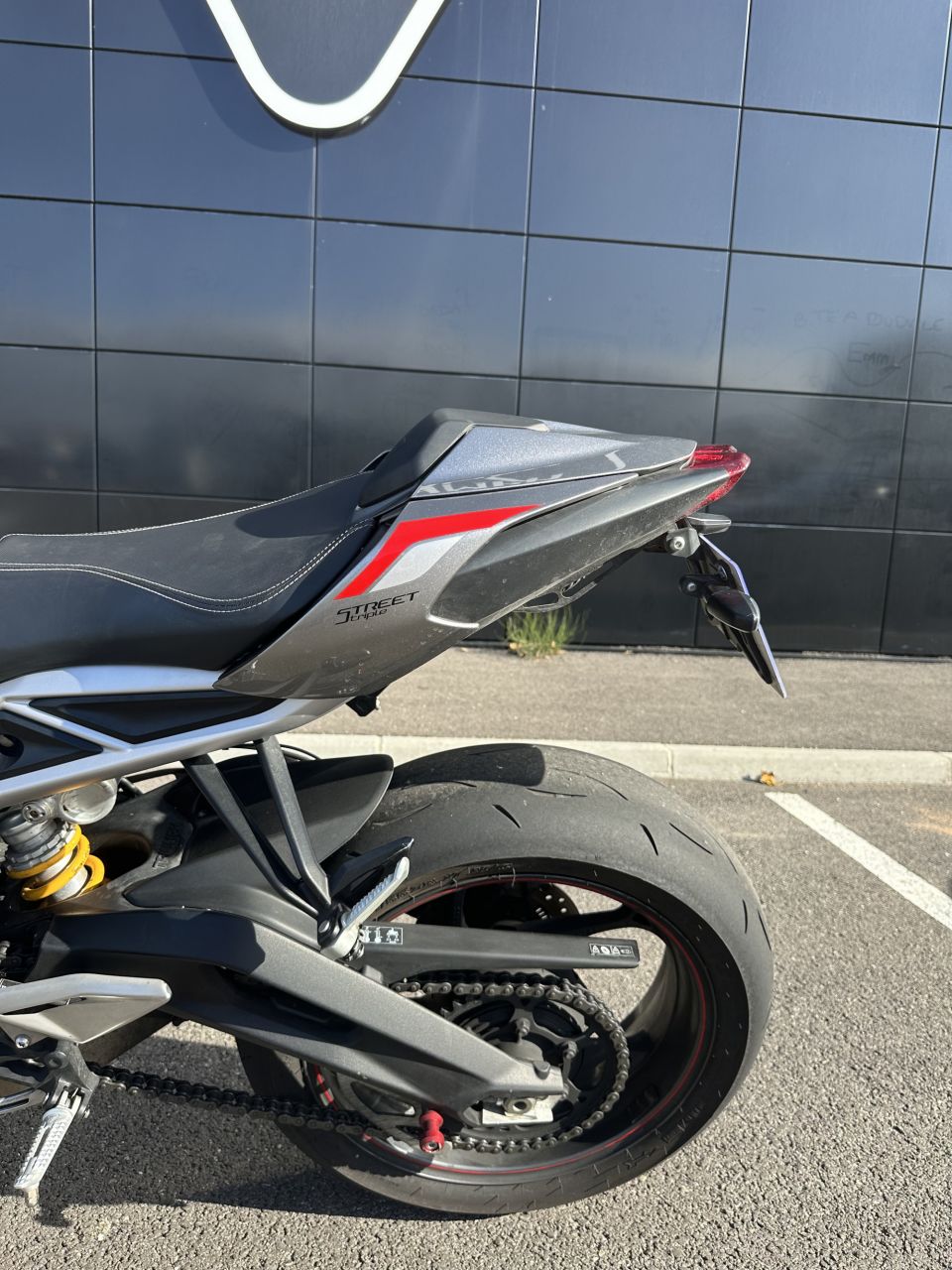 TRIUMPH STREET TRIPLE 765 RS 4