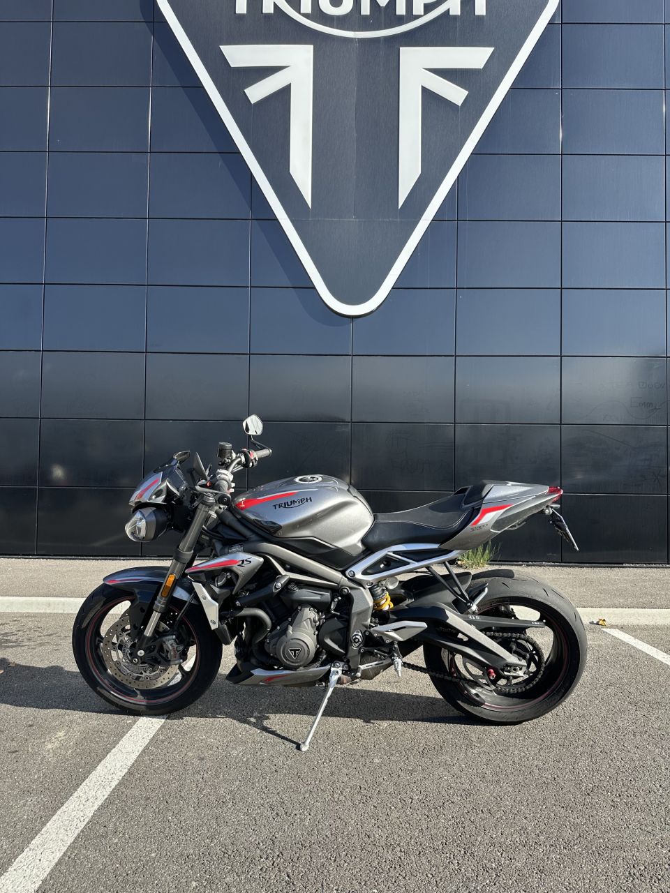 TRIUMPH STREET TRIPLE 765 RS 4