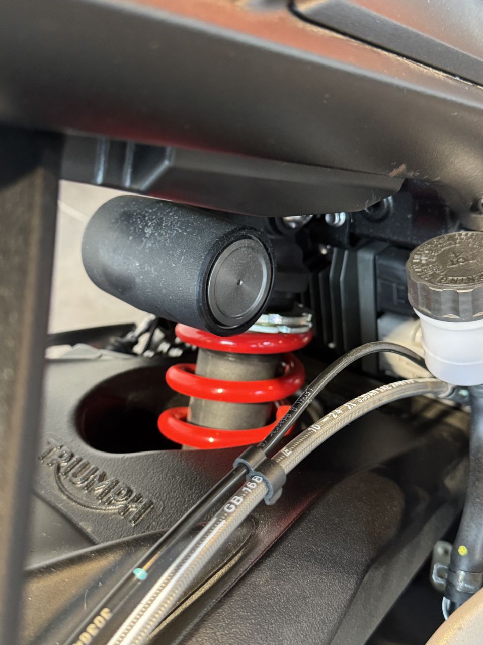 TRIUMPH STREET TRIPLE 765 R 4