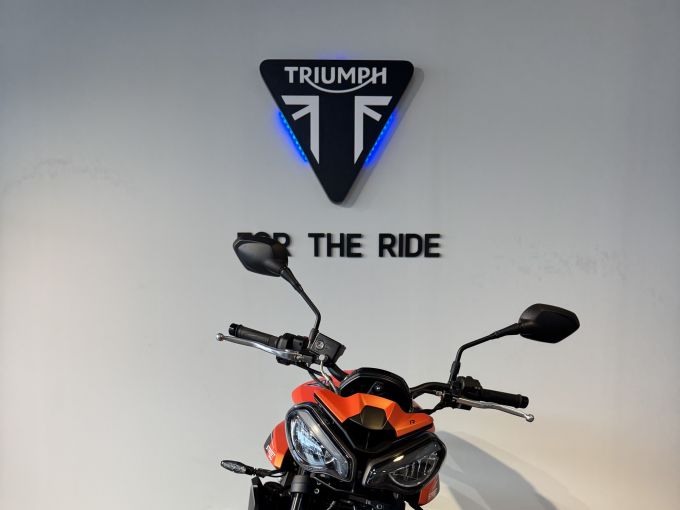 TRIUMPH STREET TRIPLE 765 R 4