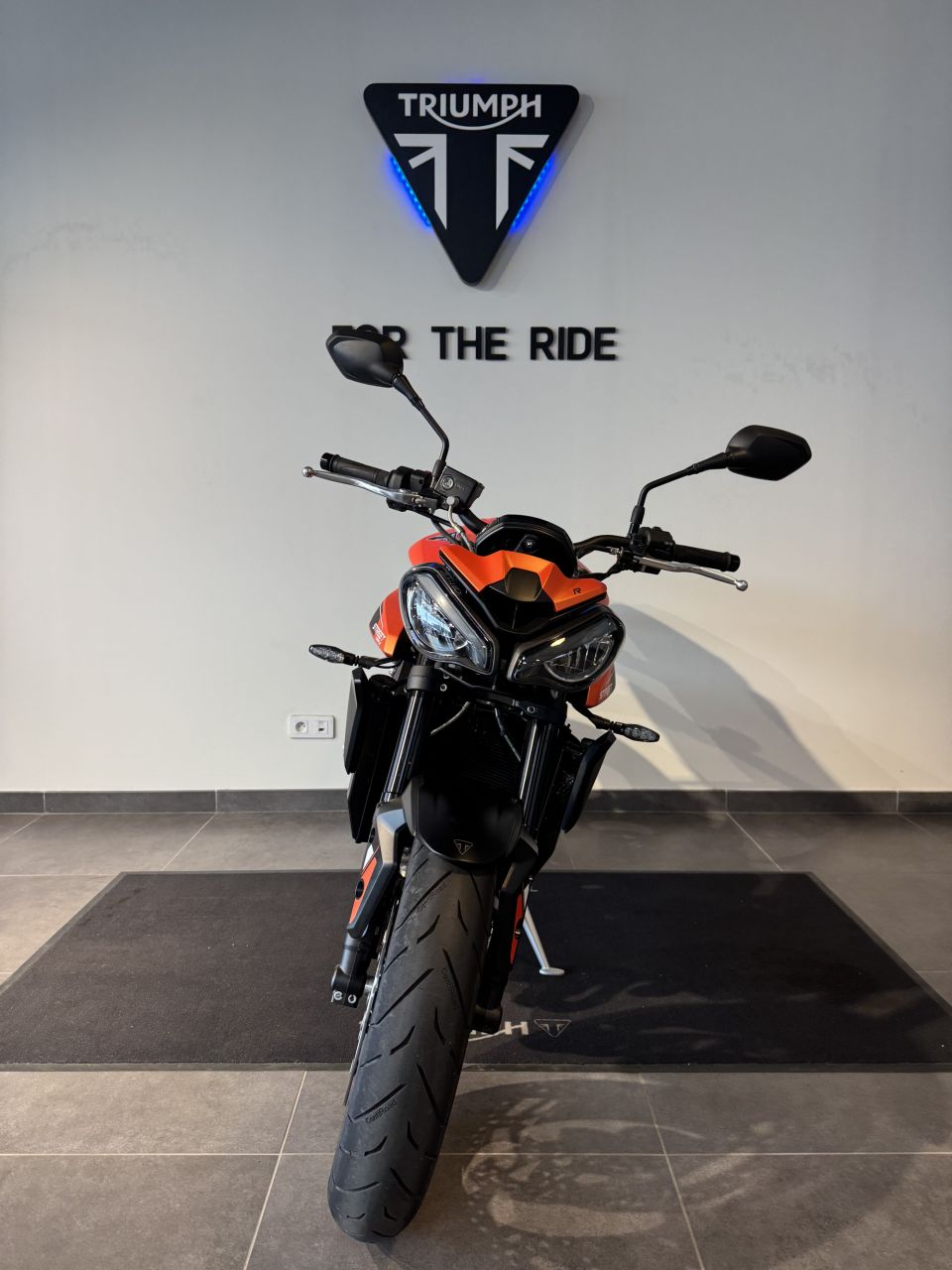 TRIUMPH STREET TRIPLE 765 R 4