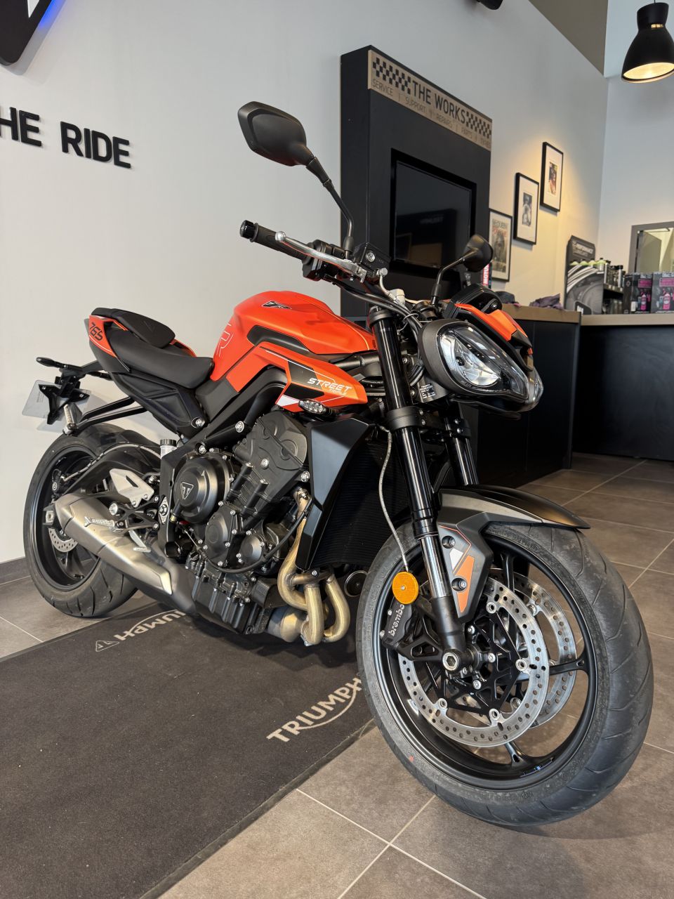 TRIUMPH STREET TRIPLE 765 R 4
