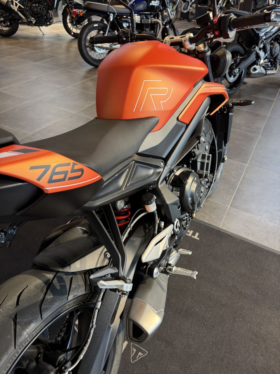 TRIUMPH STREET TRIPLE 765 R 4