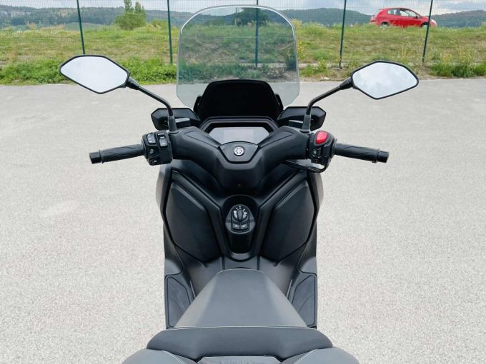 YAMAHA X-MAX 125 IRON MAX 4