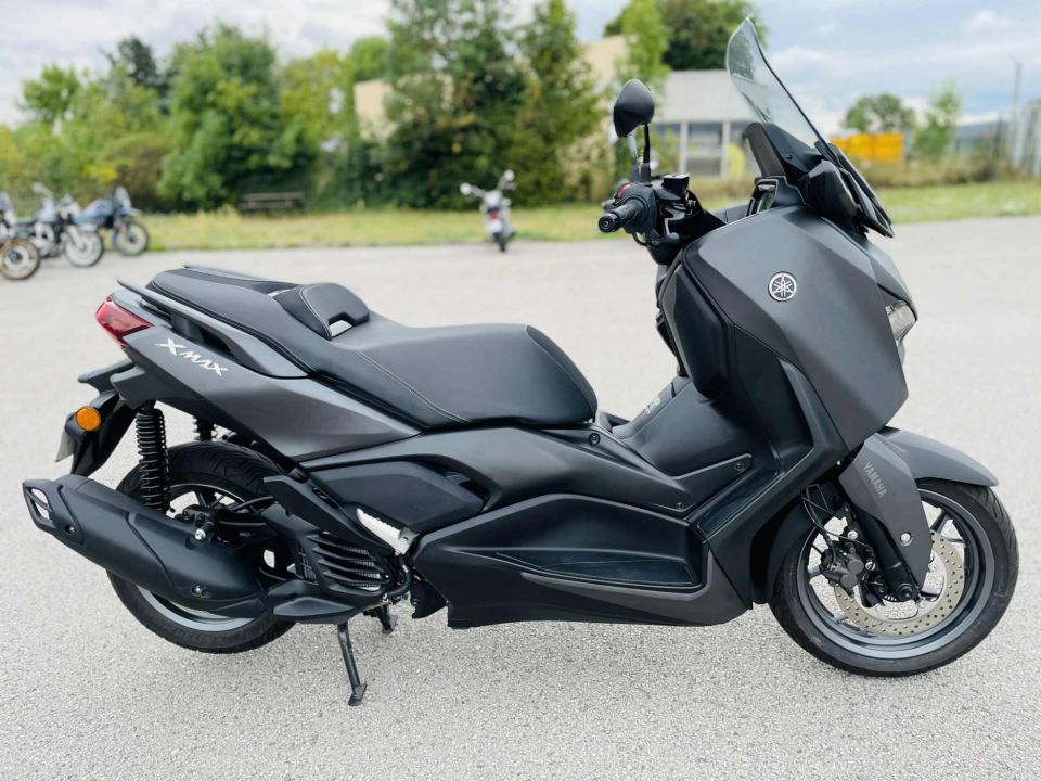 YAMAHA X-MAX 125 IRON MAX 4