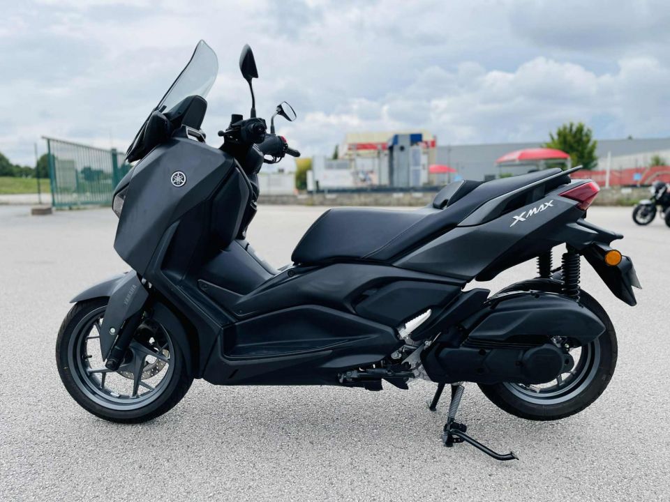 YAMAHA X-MAX 125 IRON MAX 4