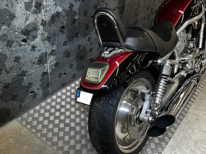 HARLEY-DAVIDSON V-ROD 1130 4