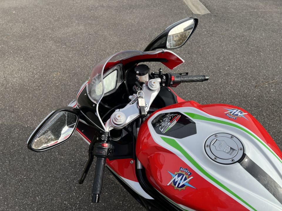 MV AGUSTA F3 800 RC 4
