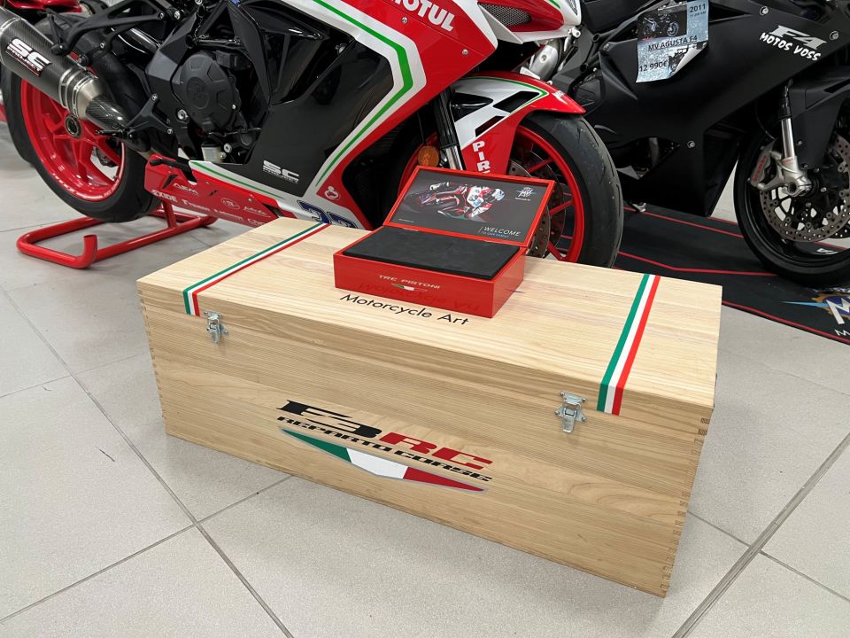 MV AGUSTA F3 800 RC 4