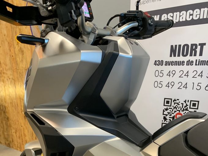 HONDA X-ADV 4