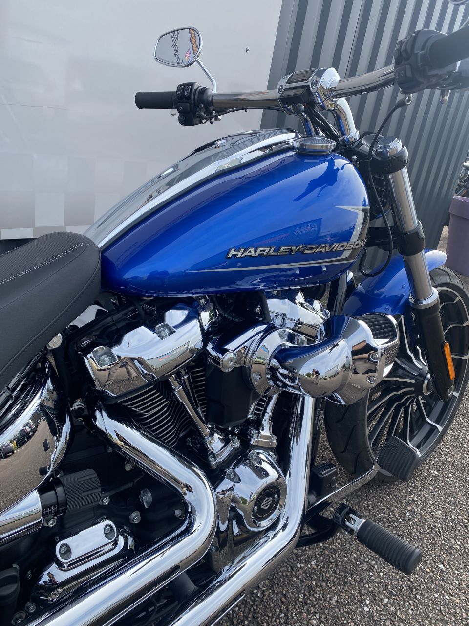 HARLEY-DAVIDSON SOFTAIL BREAKOUT 1923 4