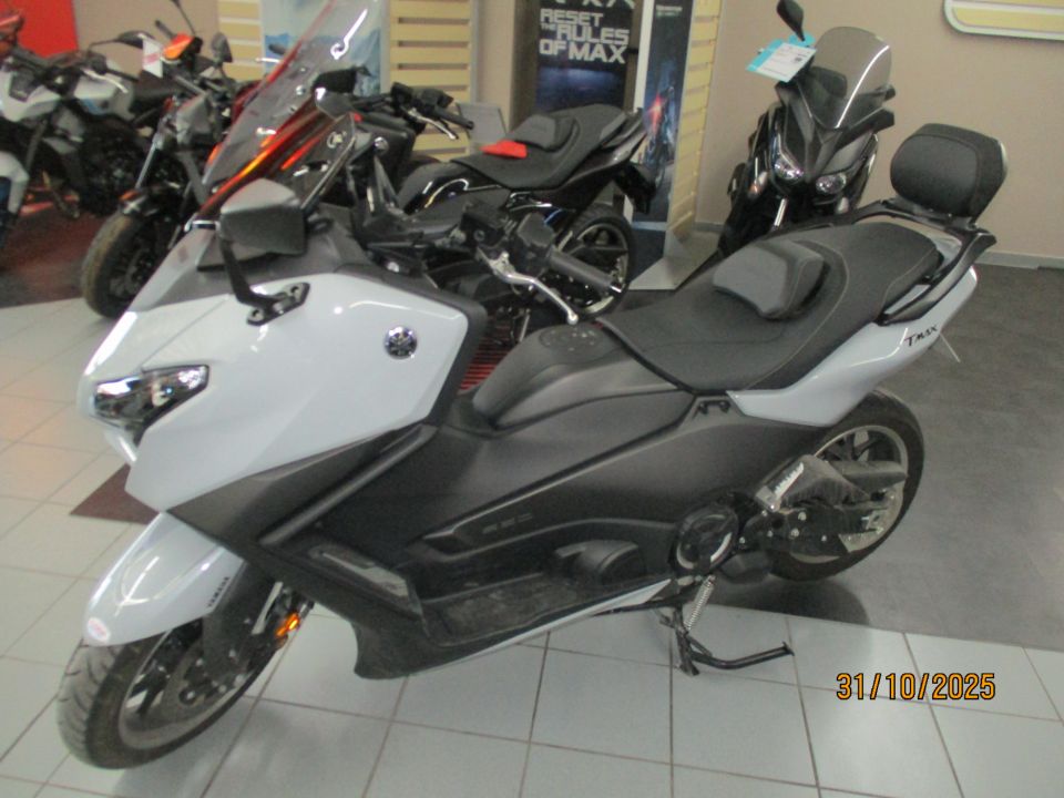 YAMAHA XP T-MAX 560 TECH MAX 4