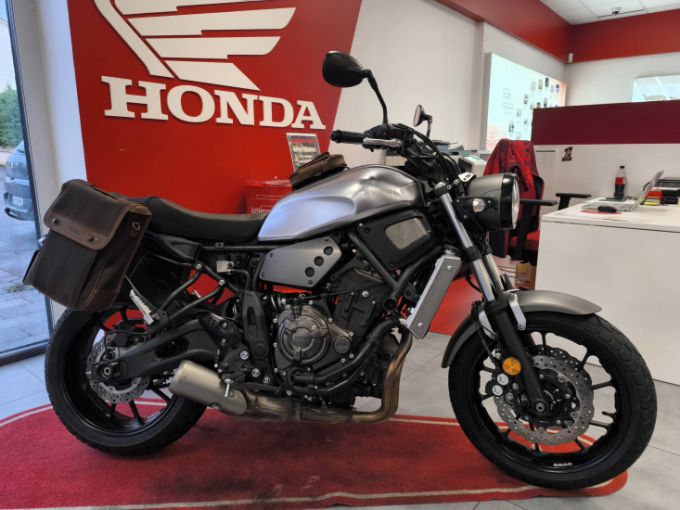 YAMAHA XSR 700 ABS 4