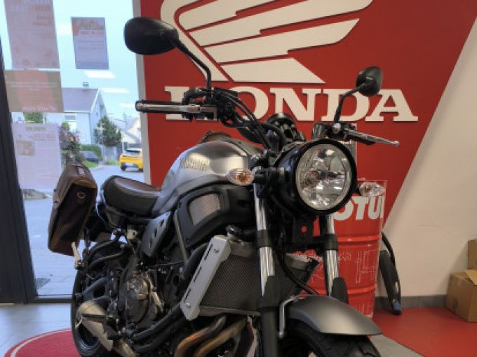 YAMAHA XSR 700 ABS 4
