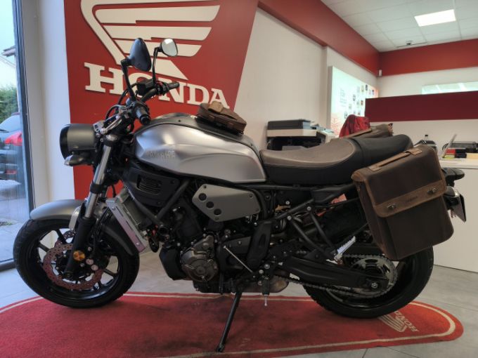YAMAHA XSR 700 ABS 4
