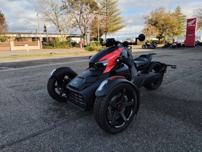 CAN-AM RYKER 900 4