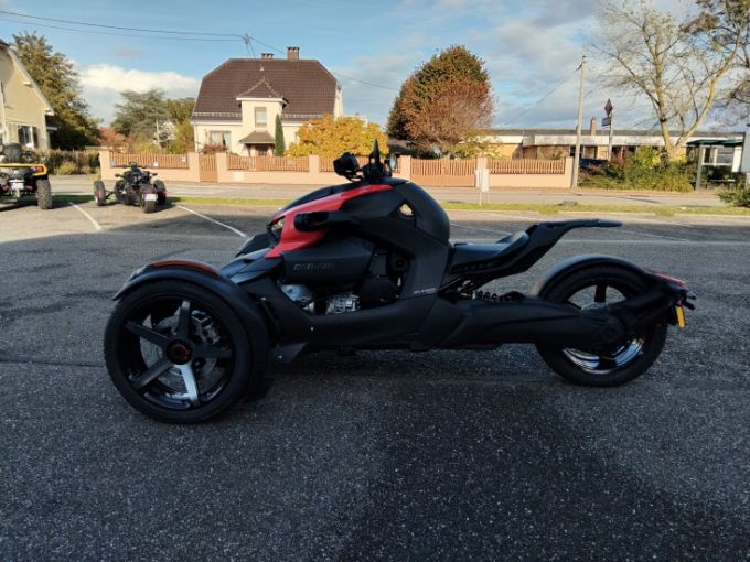 CAN-AM RYKER 900 4