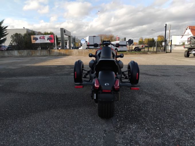 CAN-AM RYKER 900 4