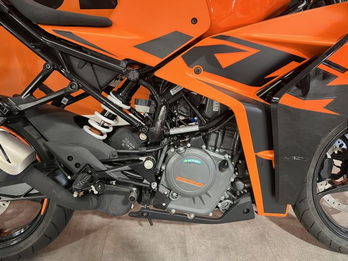 KTM RC 390 4