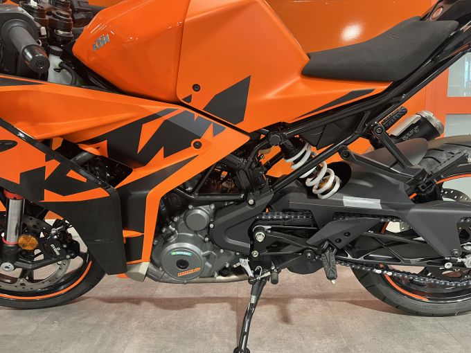 KTM RC 390 4