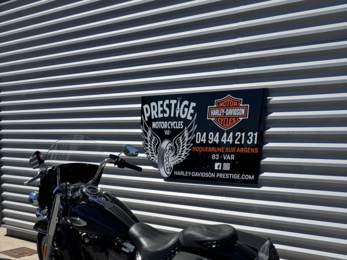 HARLEY-DAVIDSON SOFTAIL HERITAGE 1868 4