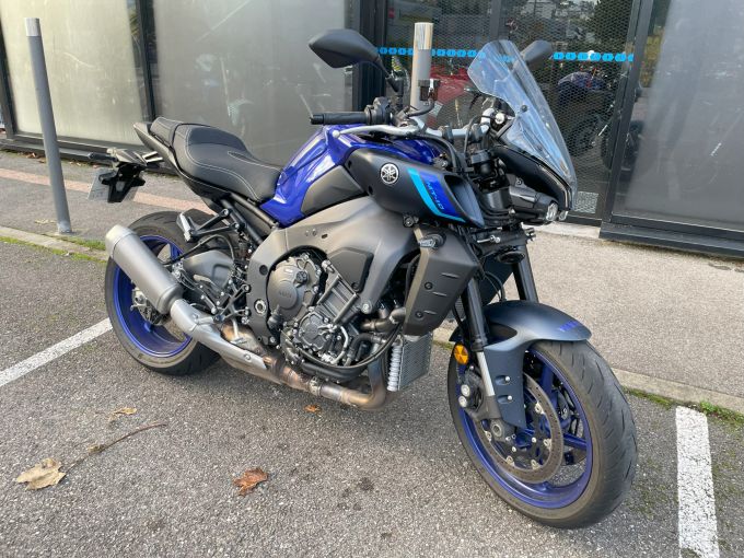 YAMAHA MT-10 4