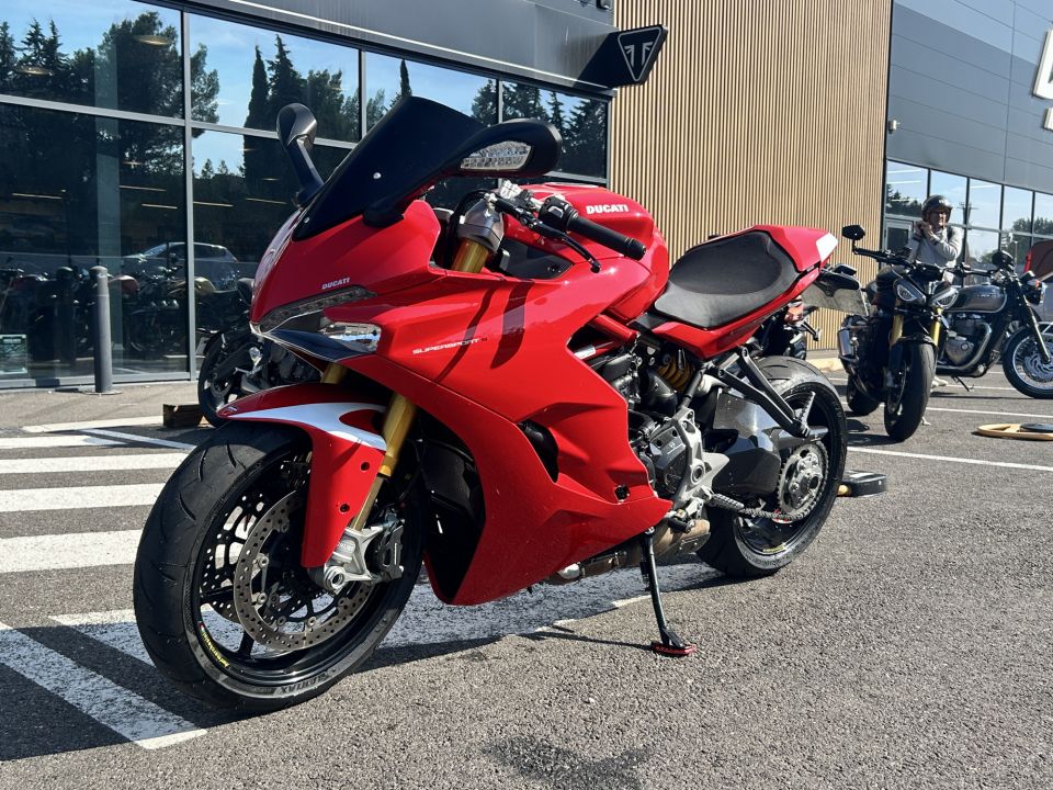 DUCATI SUPERSPORT 937 4