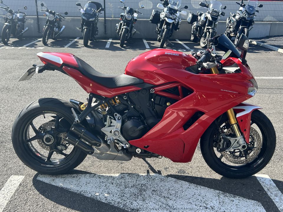 DUCATI SUPERSPORT 937 4