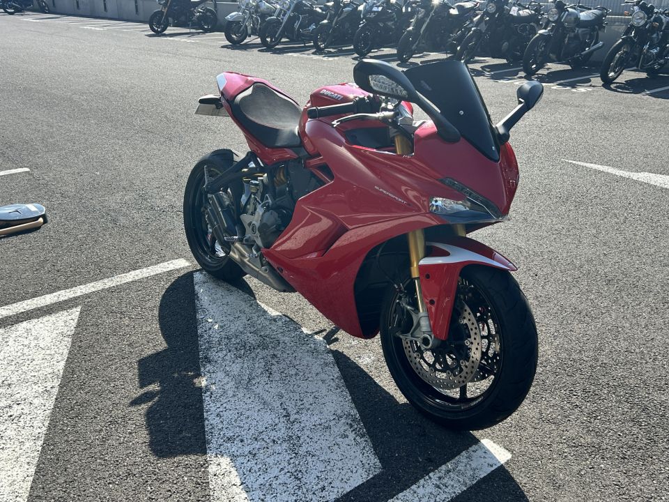 DUCATI SUPERSPORT 937 4