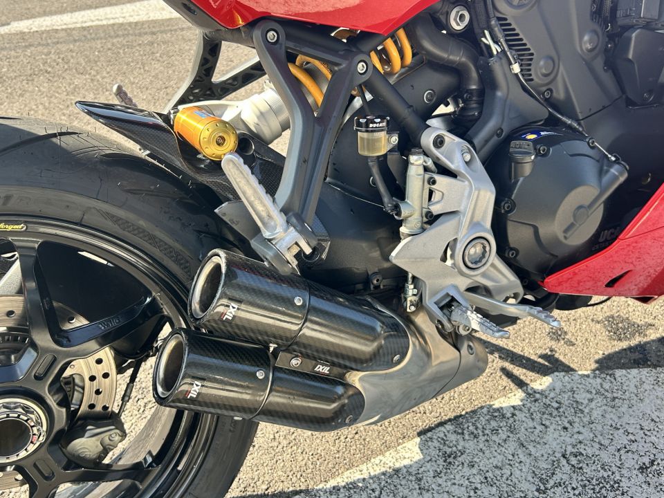 DUCATI SUPERSPORT 937 4