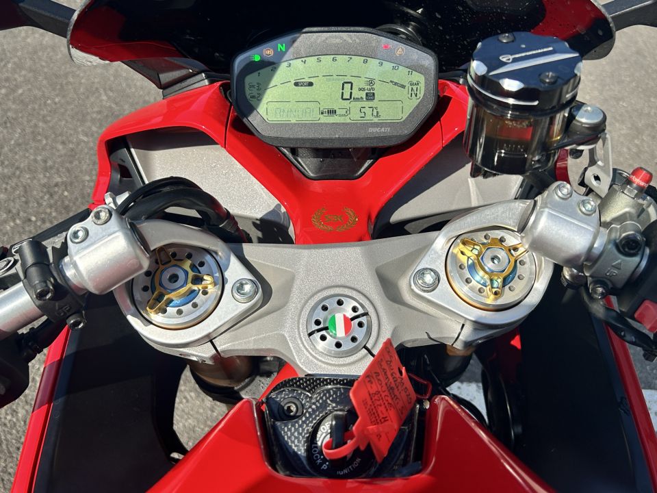 DUCATI SUPERSPORT 937 4