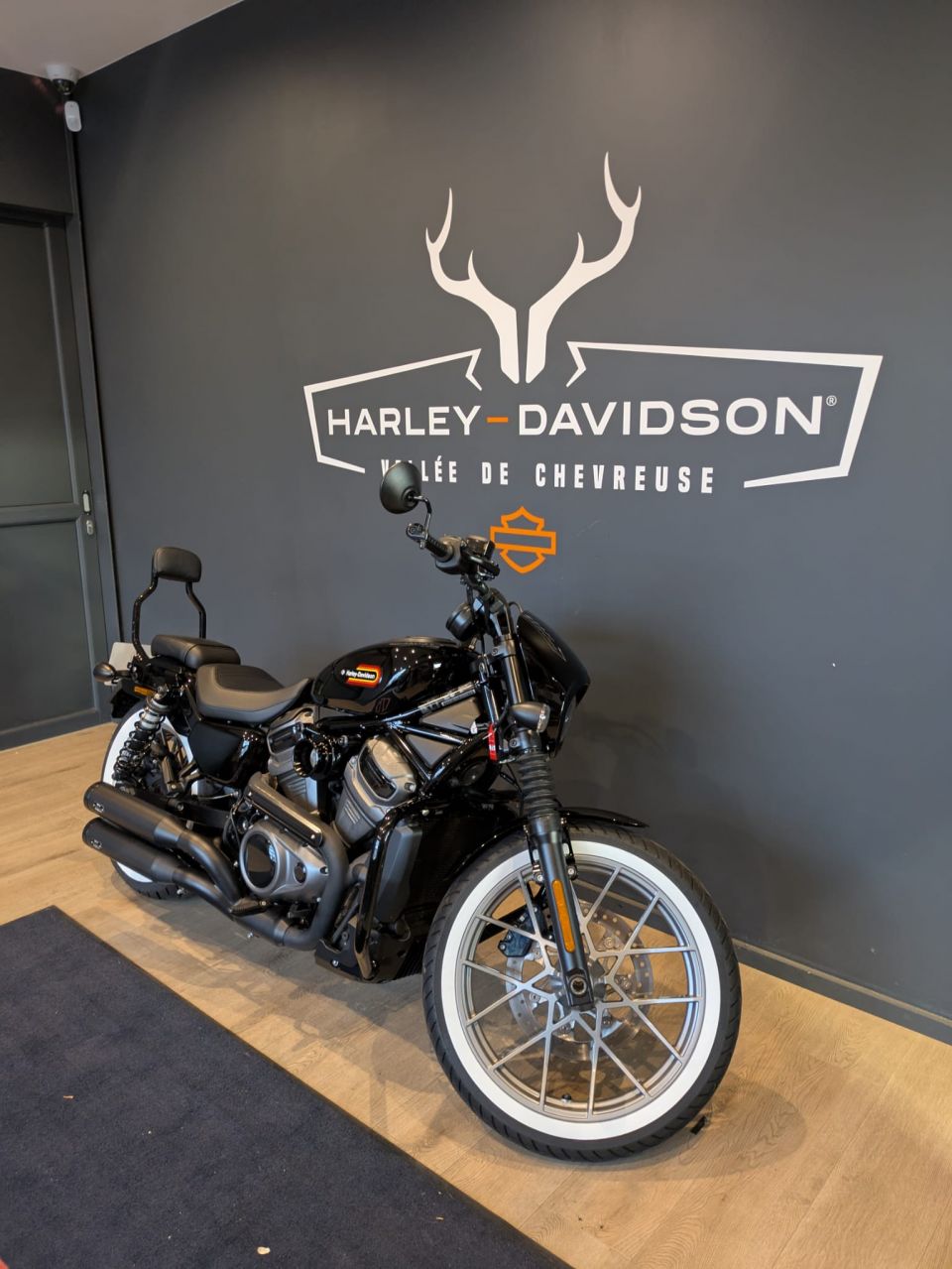 HARLEY-DAVIDSON SPORTSTER NIGHTSTER 975 SPECIAL 4