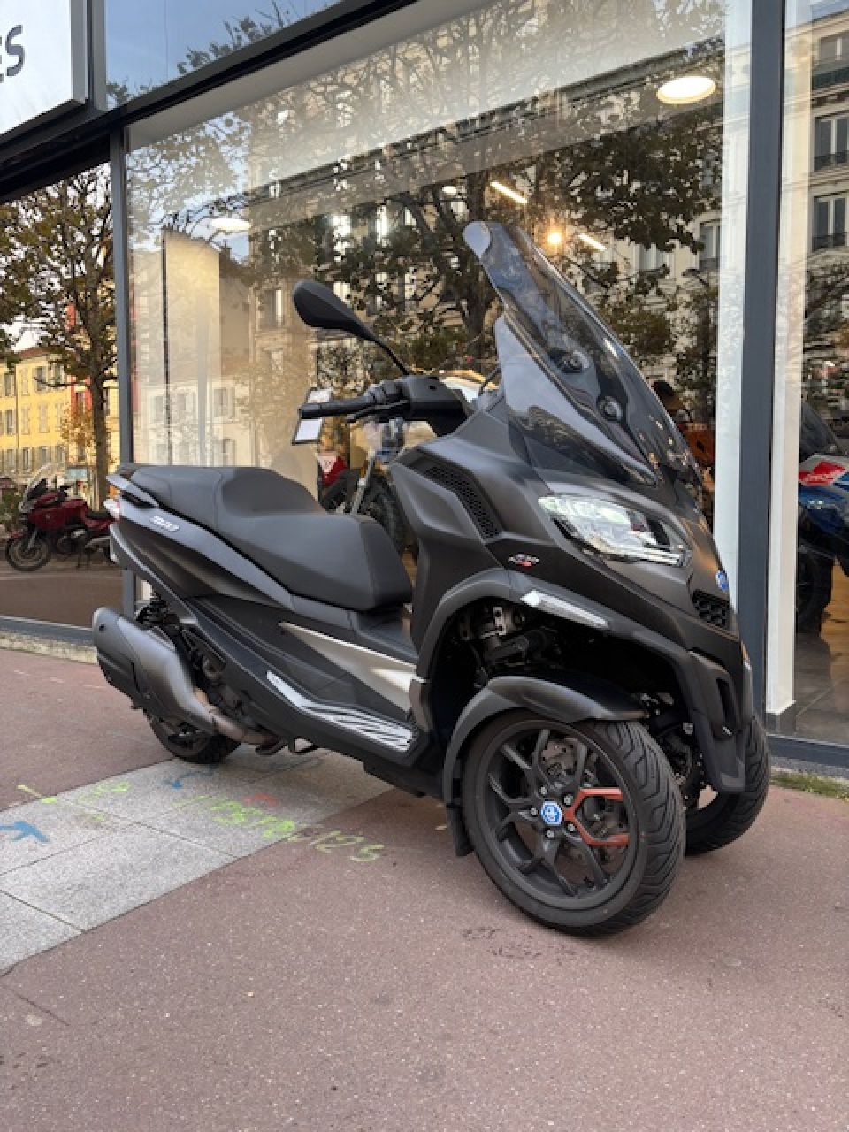 PIAGGIO MP3 530 HPE EXCLUSIVE 4