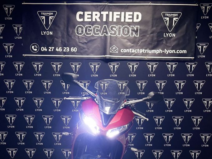TRIUMPH 	DAYTONA 660 4