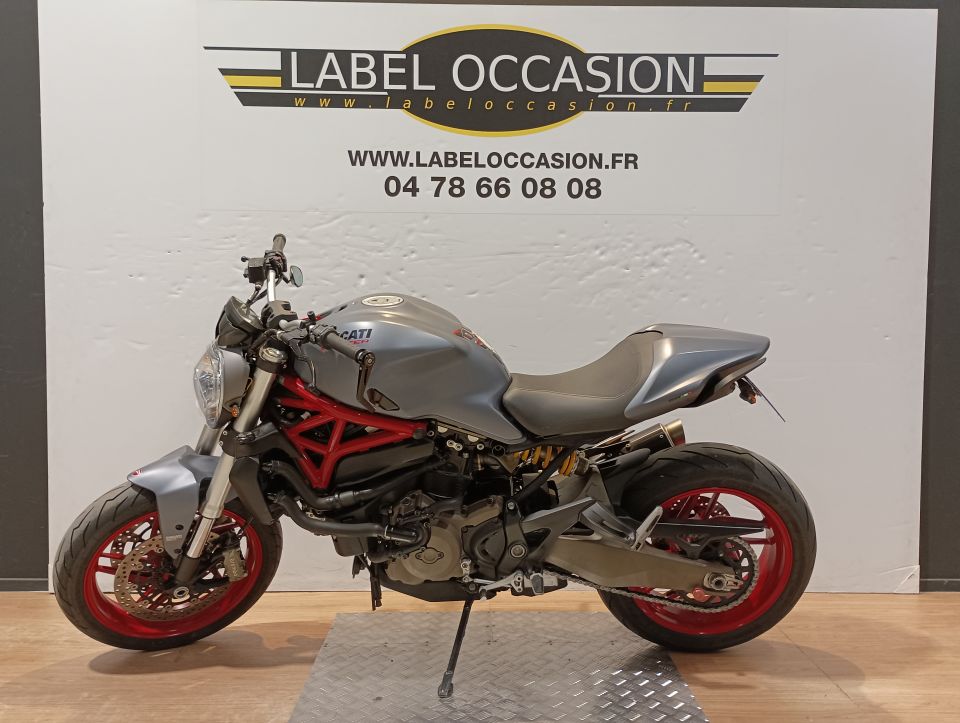 DUCATI 821 MONSTER 4
