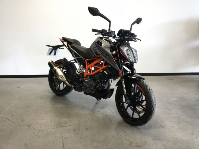 KTM 125 DUKE ABS 4