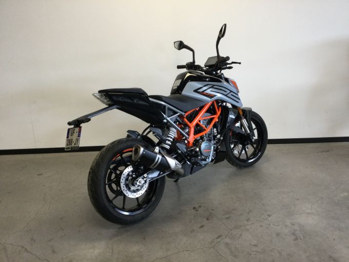 KTM 125 DUKE ABS 4