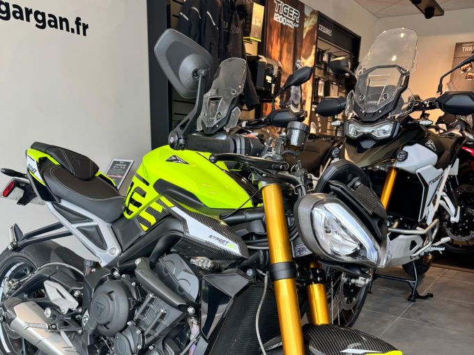 TRIUMPH STREET TRIPLE 795 MOTO 2 4