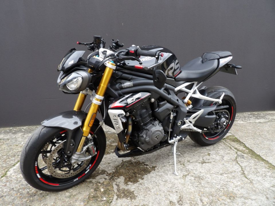 TRIUMPH SPEED TRIPLE 1200 RS 4