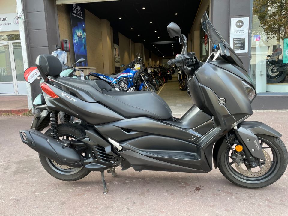 YAMAHA XMAX 125 4