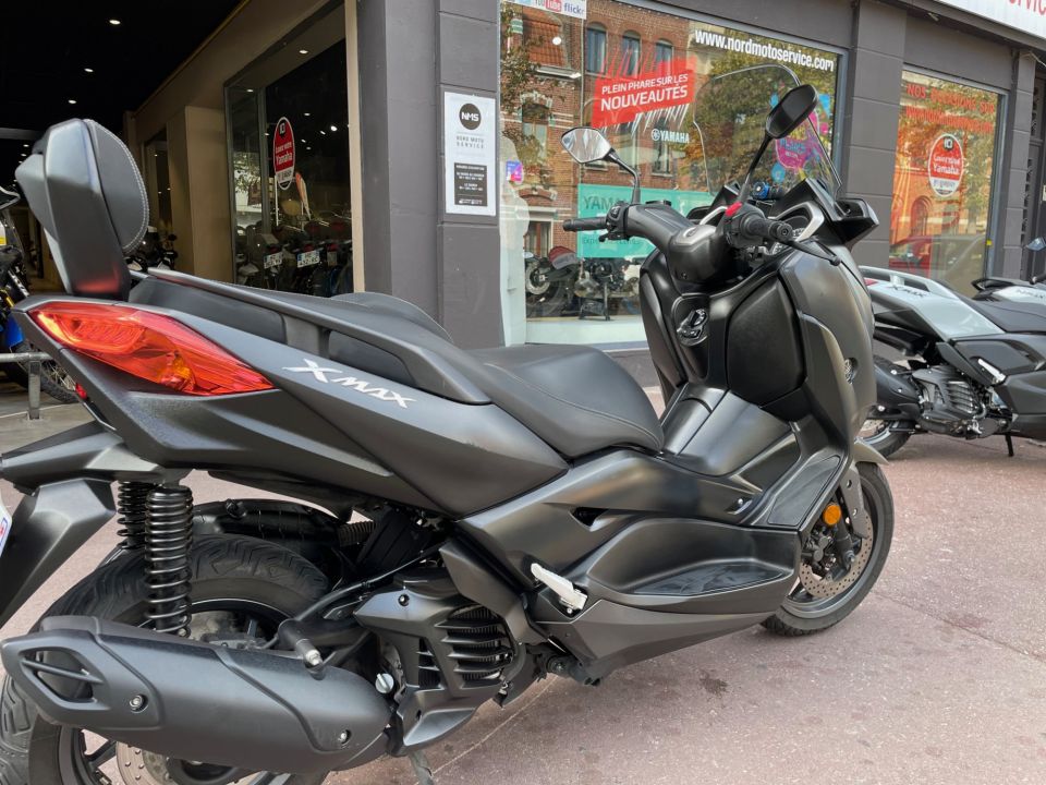 YAMAHA XMAX 125 4