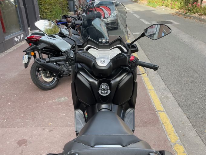 YAMAHA XMAX 125 4