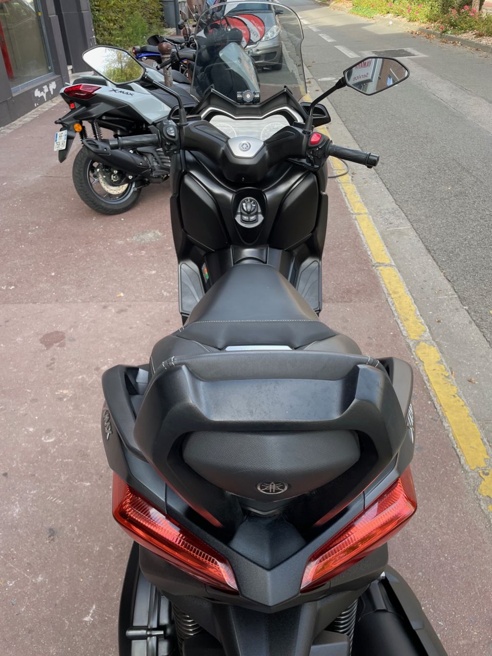 YAMAHA XMAX 125 4
