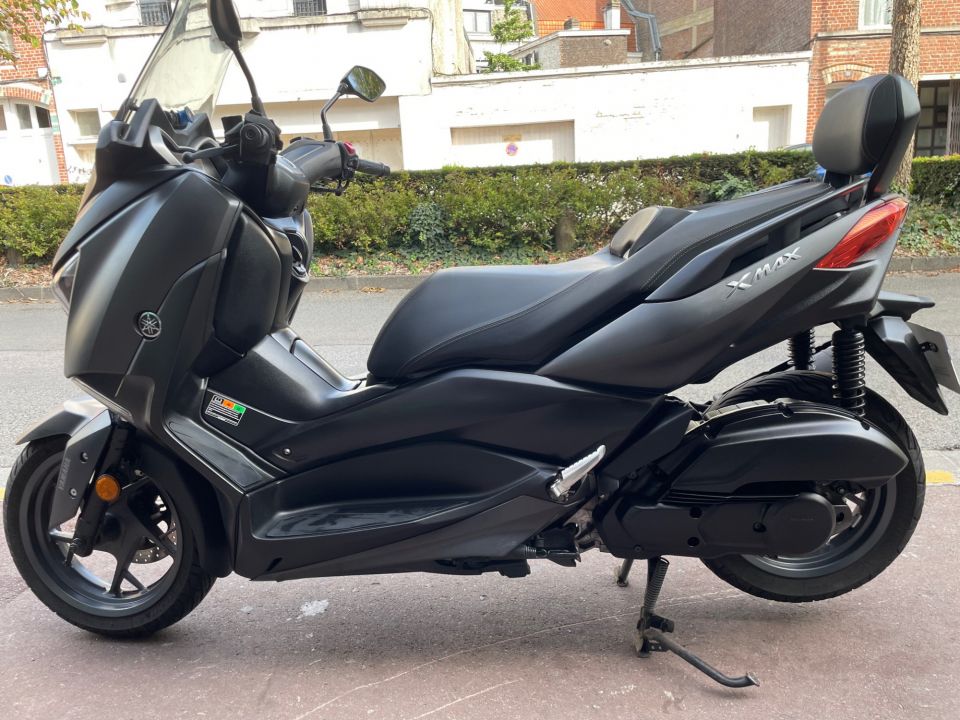 YAMAHA XMAX 125 4
