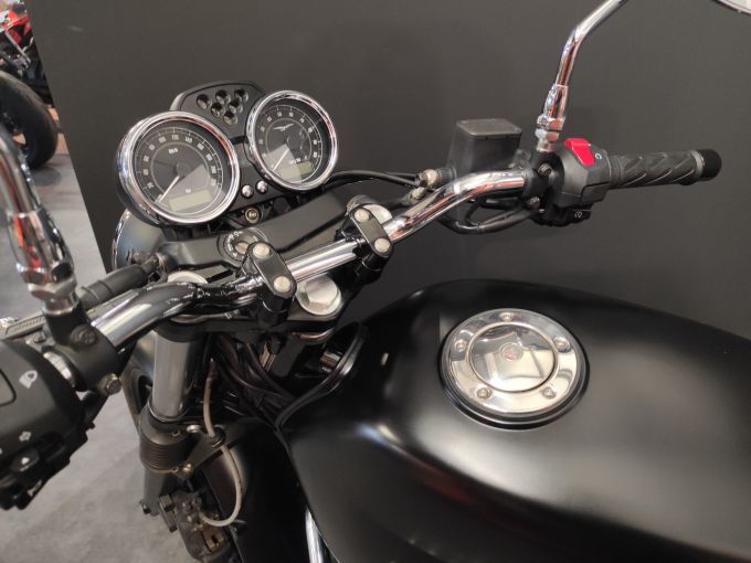 MOTO GUZZI V7 STONE 4