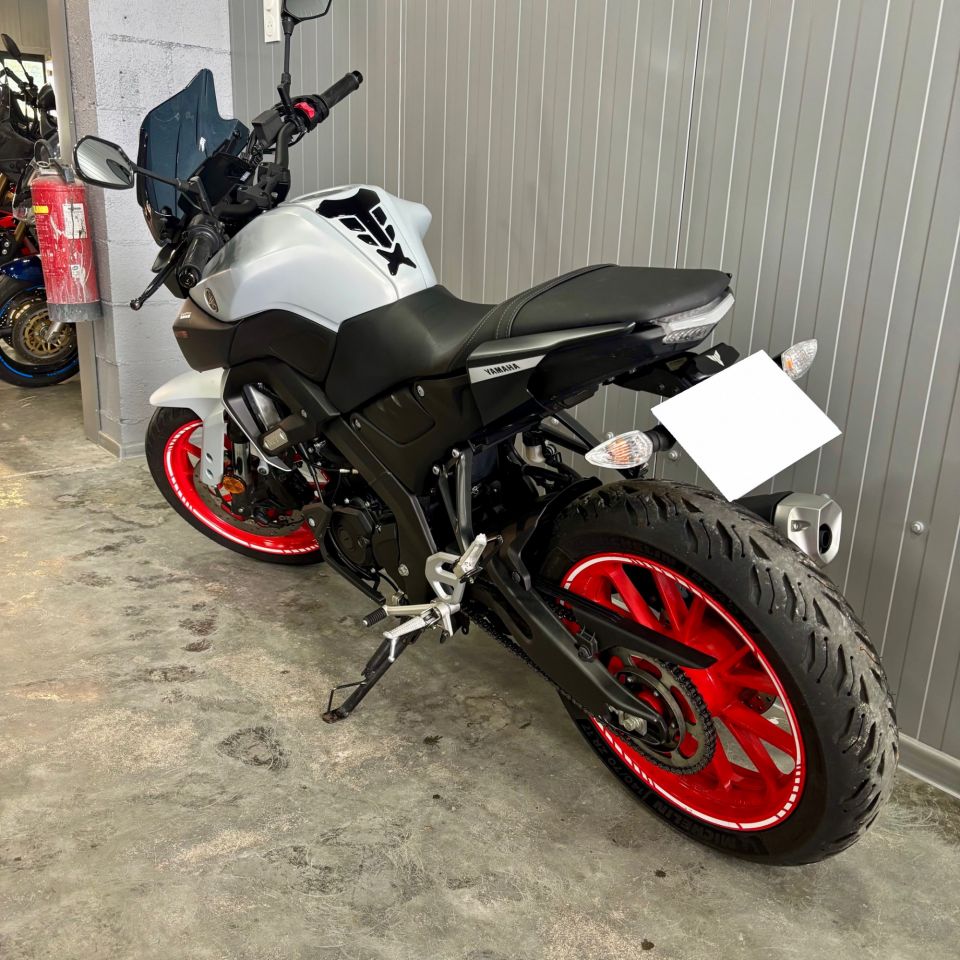 YAMAHA MT-125 ABS 4