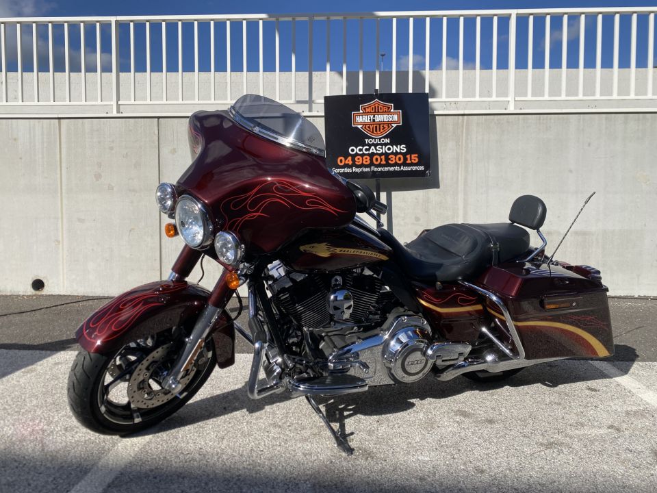 HARLEY-DAVIDSON TOURING STREET GLIDE 1800 CVO 4