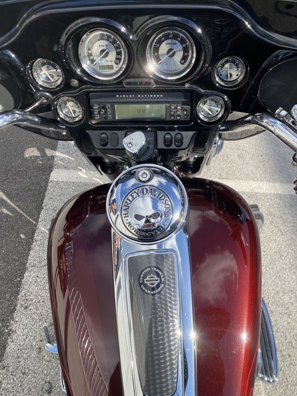 HARLEY-DAVIDSON TOURING STREET GLIDE 1800 CVO 4